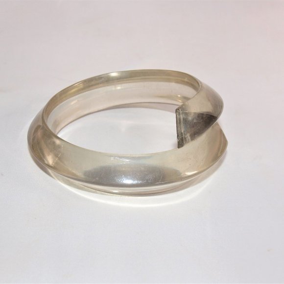 1960s Clear Smoky Lucite Wrap Bangle - Picture 4 of 5